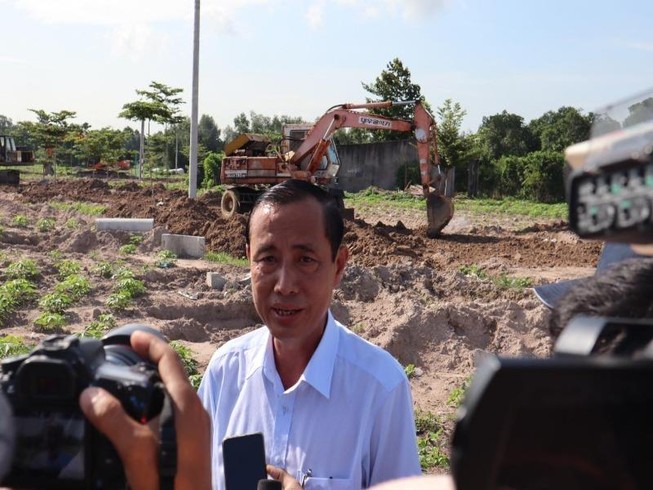 Cưỡng chế đường xây dựng trái phép trên dự án ma của Alibaba