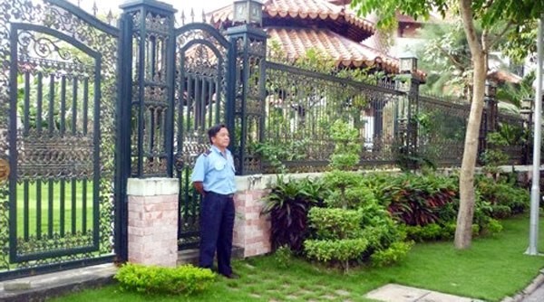 Đỏ mắt tìm người giữ nhà ngày Tết
