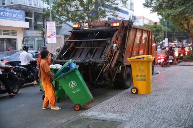 TP.HCM đưa ra nhiều yêu cầu về xe chở rác