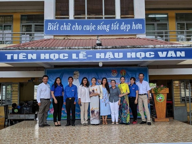 'Từ nay con có xe để tự đi học rồi'
