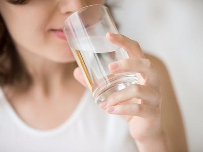 Uống đủ nước mỗi ngày có thể giúp chúng ta điều gì?
