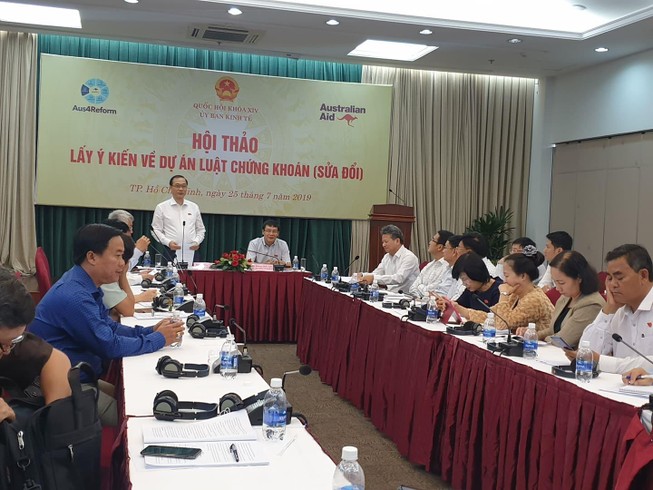 Đảm bảo tính độc lập của Ủy ban Chứng khoán