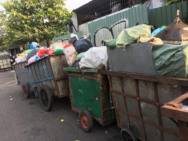 Đổi rác tái chế lấy vật phẩm có giá trị