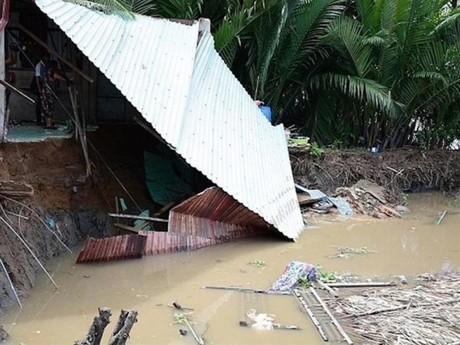 TP.HCM: Hàng ngàn hộ dân bị ảnh hưởng do sạt lở
