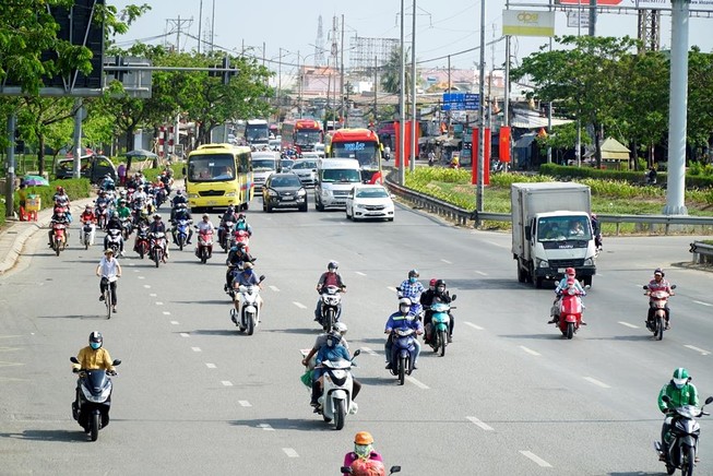 Người dân miền Tây bắt đầu trở lại TP.HCM