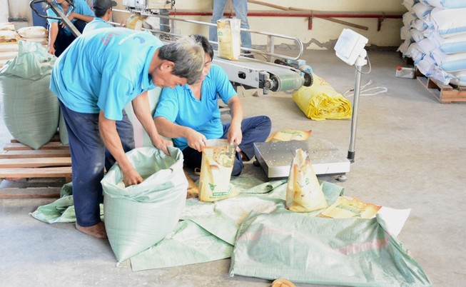 Trung Quốc 'ăn' gần 50% lượng gạo Việt Nam
