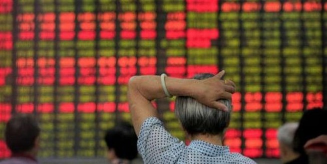 Nhà đầu tư 'tháo chạy' trong phiên giao dịch cuối tuần