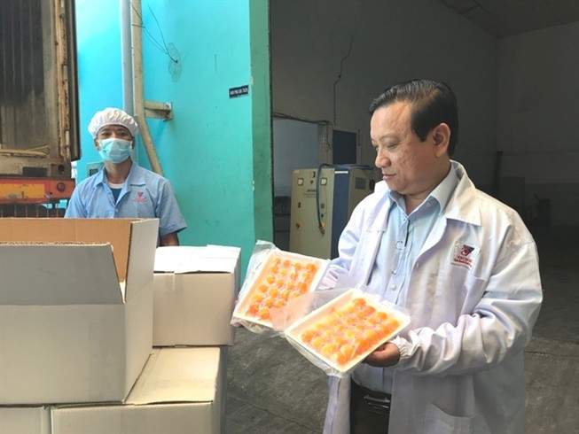 Lần đầu tiên lòng đỏ trứng vịt muối Việt Nam 'bay' sang Úc