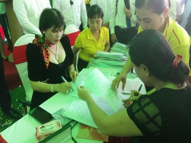 Phú Hồng Thịnh bàn giao 480 sổ hồng trước thời hạn cho cư dân