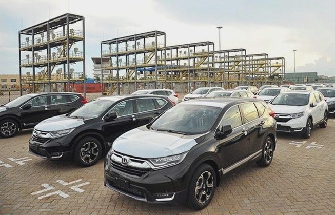 Ô tô nhập khẩu về TP.HCM bất ngờ tăng gấp 5 lần