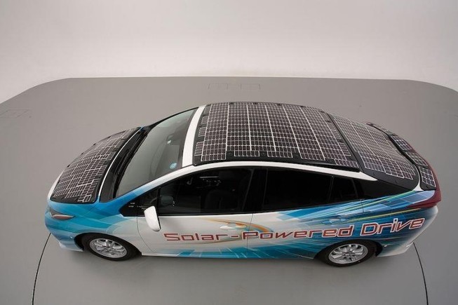 Toyota phủ pin mặt trời lên khắp xe hơi