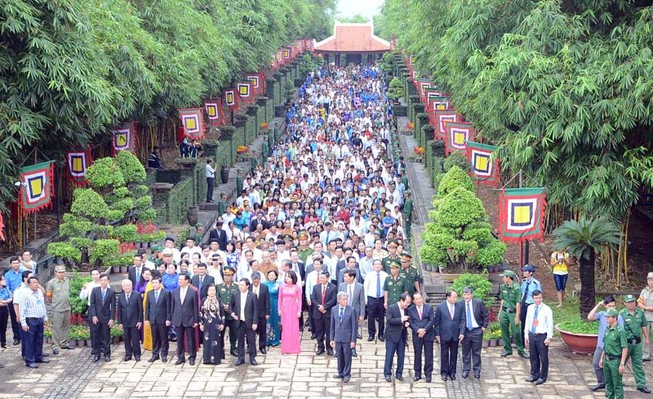 Hàng ngàn người dân TP.HCM dự giỗ tổ Hùng Vương