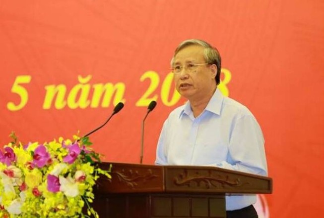 'Kiên quyết đấu tranh với việc bôi xấu hạ thấp uy tín lãnh tụ'