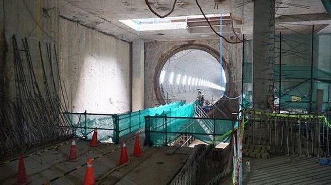 Hạ nước ngầm đột ngột gây lún nền tuyến metro số 1