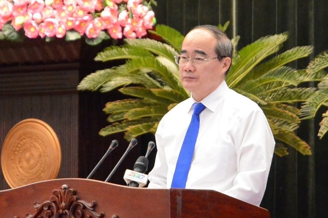 Bí thư TP.HCM: 'Cán bộ còn làm sai sao bắt dân làm đúng được?'
