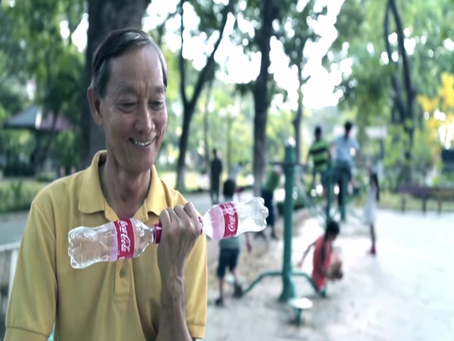 Câu chuyện thú vị về “cuộc sống thứ hai” của chai Coca-Cola VN