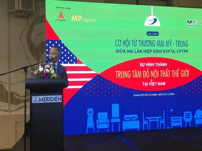 Coi chừng thành nạn nhân cuộc chiến thương mại Mỹ-Trung