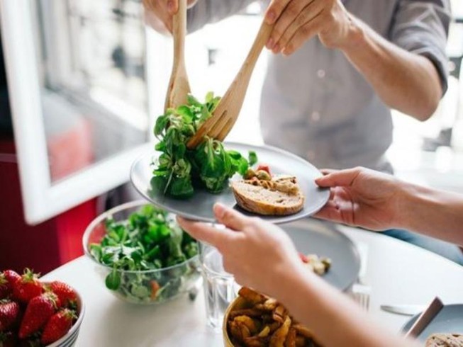 Ăn đêm có thực sự là nguyên nhân khiến bạn tăng cân?