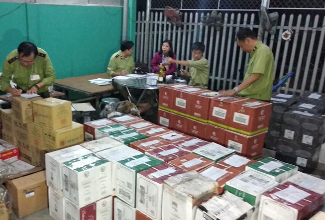 Hiểm họa ngộ độc rượu trong dịp cuối năm