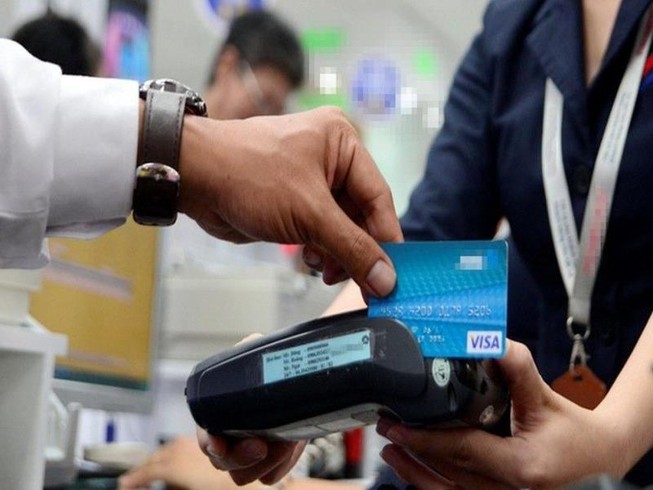 Bác nông dân cưỡi trâu có 'mê' thanh toán không dùng tiền mặt?