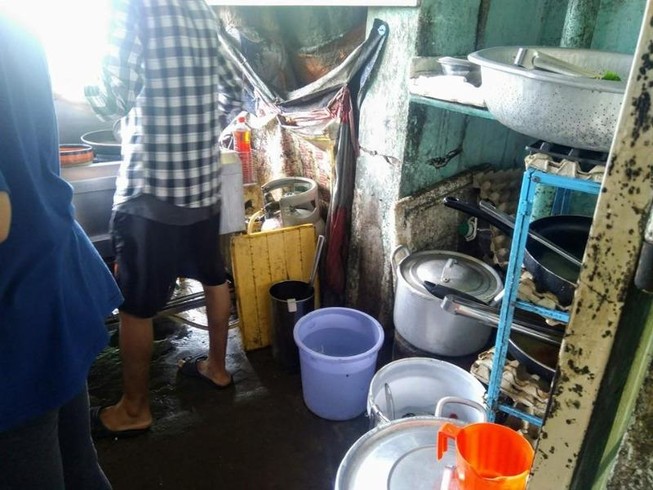 Thực phẩm thiếu an toàn bủa vây trong làng Đại học Thủ Đức