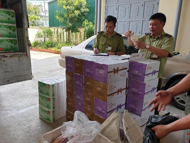 Thực phẩm Trung Quốc lậu 'tấn công' thị trường Việt