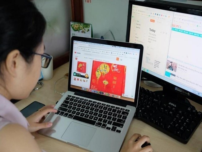 Bán bánh Trung thu thời 4.0