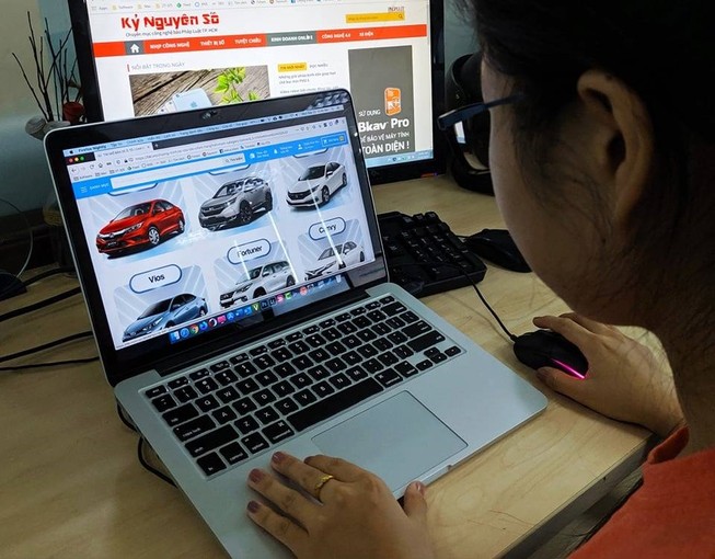 Ngồi một chỗ mua được ô tô… nhờ cú click chuột