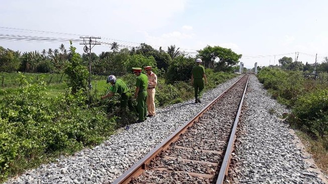 Đi đưa đám tang, bị tàu hỏa tông thiệt mạng