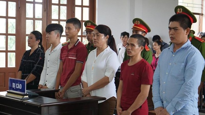 Phạt tù 6 bị cáo chặn xe gây rối trên quốc lộ 1