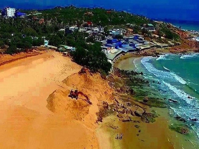 Mời các tiến sĩ 'giải cứu' bãi đá 7 màu