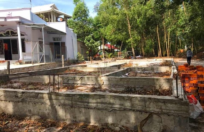 Chính quyền bó tay vụ xây nhà trên đất hàng xóm?
