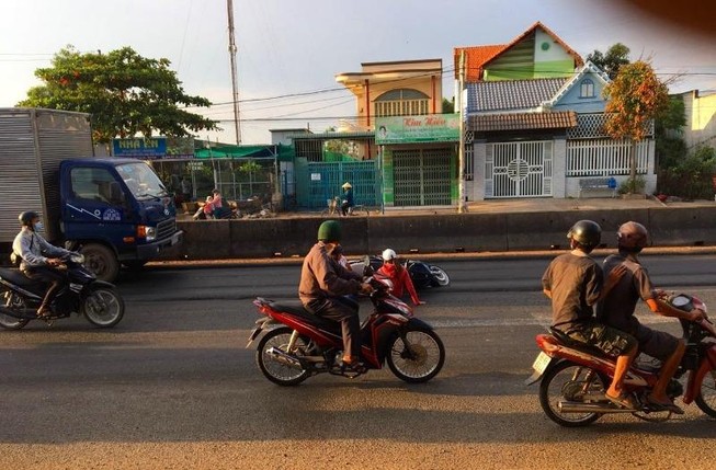 Sửa chữa đoạn đường gây “những cú té chết người” trên QL1A