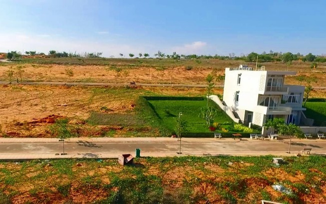 Thêm 4 'đại gia' rao bán bất động sản khi chưa đủ điều kiện