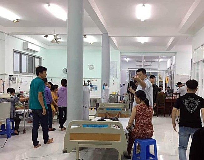 Tìm kiếm 2 du khách vụ nhiều người thương vong khi tắm biển