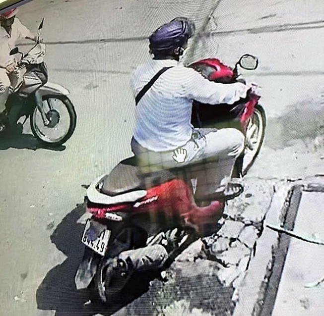 Truy tìm 1 người nói tiếng Trung Quốc chiếm đoạt dây chuyền