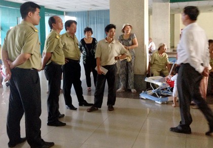 Cư dân và ban quản lý chung cư tranh giành phòng điều hành