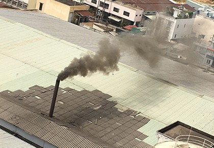 TP.HCM: Xử lý công ty xả khói đen sát bên bệnh viện