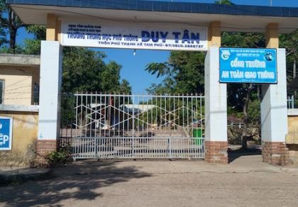 Hiệu phó tống tiền, doạ tung ảnh 'nóng' giáo viên cùng trường