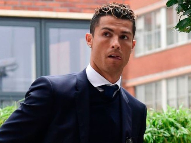 Ronaldo nguy cơ đối mặt án tù giam 3,5 năm vì trốn thuế