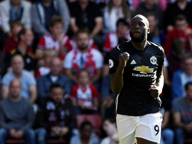 Lukaku lập kỷ lục khó tin, vẫn bị fan MU xúc phạm