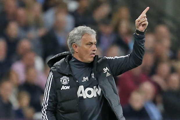 Mourinho thanh lý 4 ngôi sao MU hè này