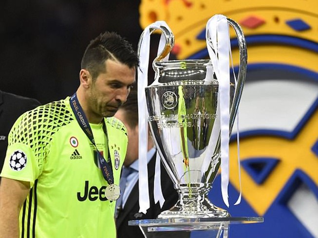 Buffon tuyên bố chia tay Juventus: Tạm biệt một huyền thoại!