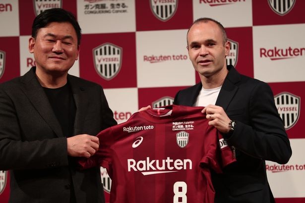 Huyền thoại Barcelona, Iniesta chính thức đến châu Á thi đấu