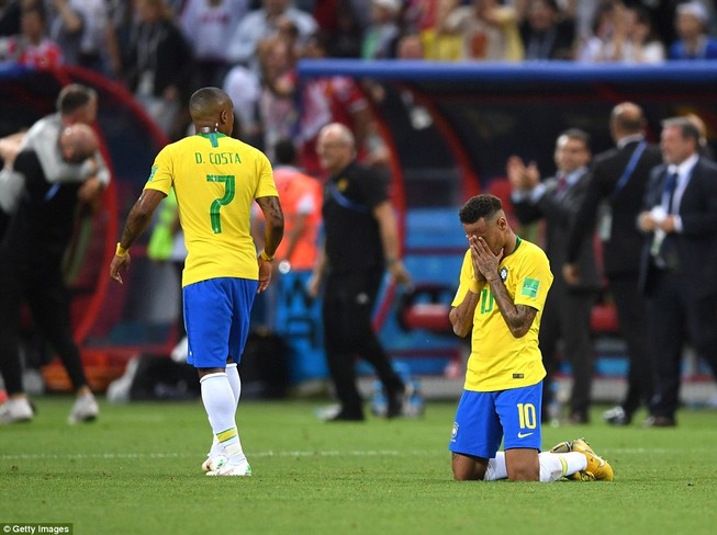 Nhìn lại trận thua tan nát cõi lòng của Brazil trước Bỉ