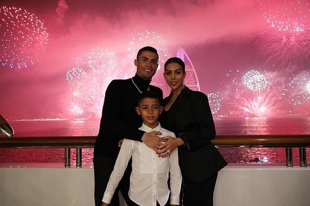 Ronaldo lần đầu lên tiếng về cáo buộc hiếp dâm