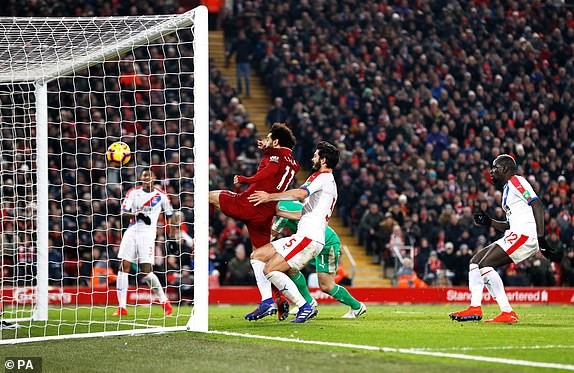 Liverpool ngược dòng nghẹt thở trong trận cầu 7 bàn thắng