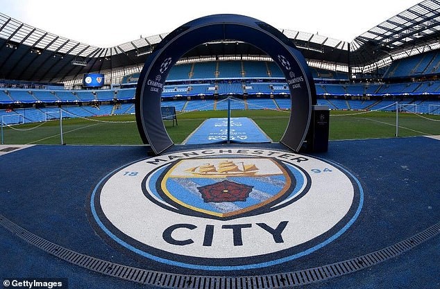 Huỳnh Đức chê Đức Chinh, Man City bị cấm dự Champions League?