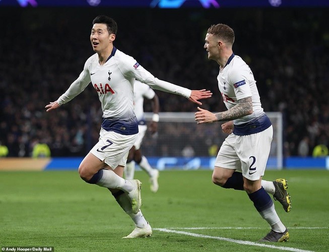Aguero đá hỏng 11m, Man City 'ôm hận' trước Tottenham