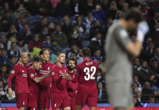 Hàng công tỏa sáng, Liverpool 'vùi dập' Porto vào bán kết